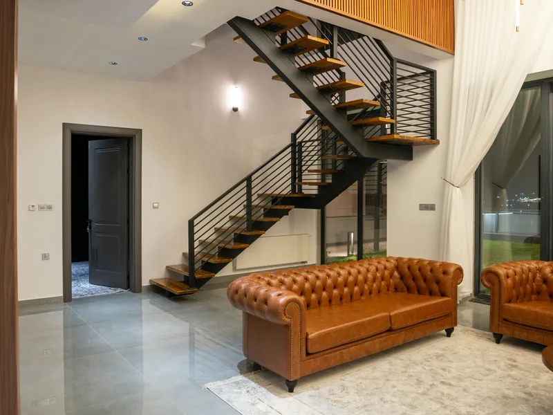 Floating stair installation process in Houston